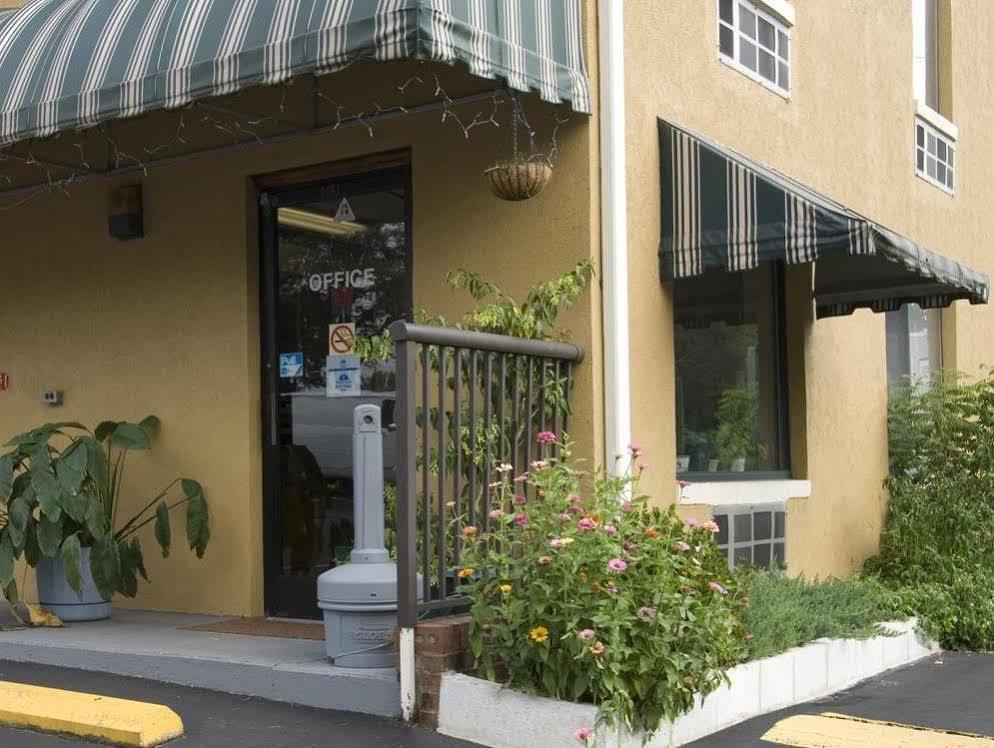 Cabarrus Inn Concord Bagian luar foto